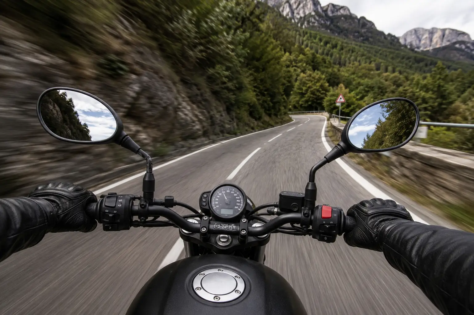 Specchietti retrovisori moto e scooter: quando cambiarli, omologazione, filetto e compatibilità