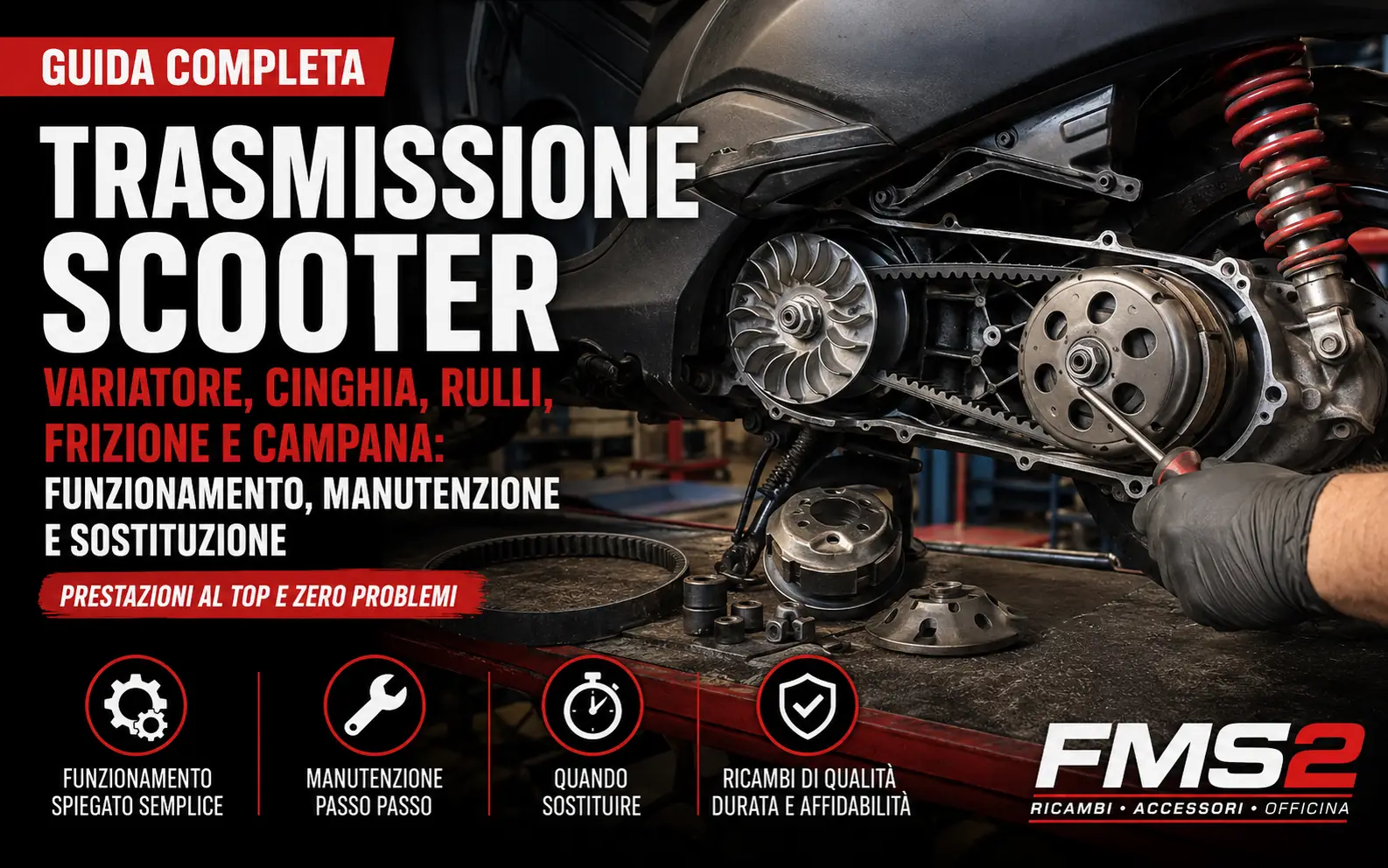 Trasmissione scooter aperta con variatore, cinghia, rulli, frizione e campana durante la manutenzione