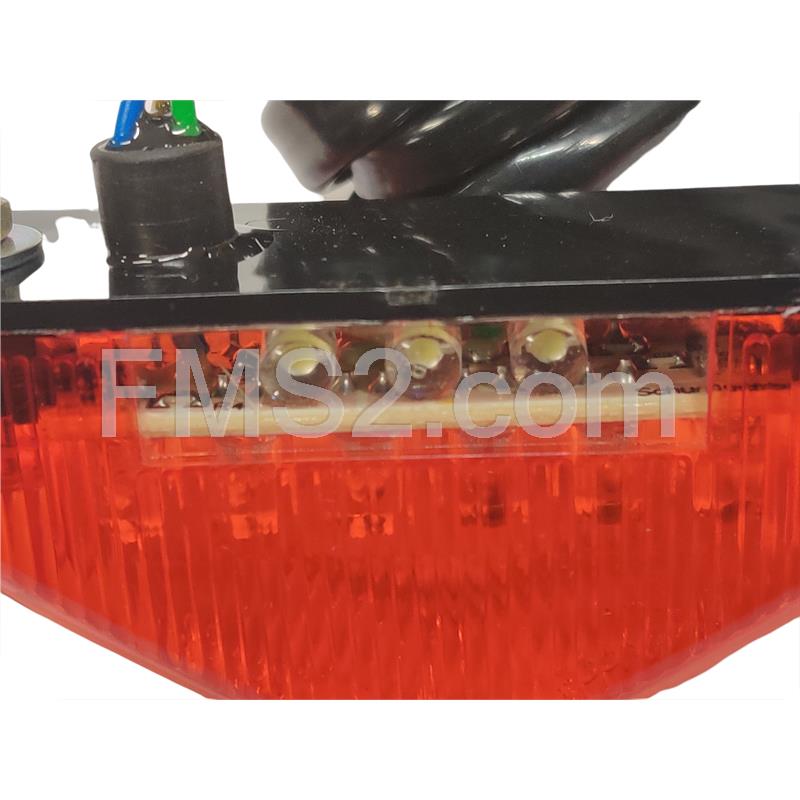 Fanalino posteriore a led con gemma di colore rosso omologato con illuminazione targa per applicazioni varie ciclomotori, enduro, motard, ricambio RP040005