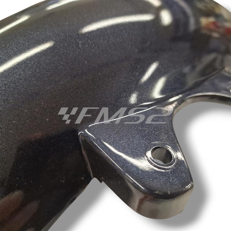 Parafango anteriore in plastica verniciata colore grigio scuro basalto metallizzato per maxi scooter Benelli Velvet 125, 150 e 250 cc prodotti dal 1999 fino al 2001, ricambio R63010091AAH
