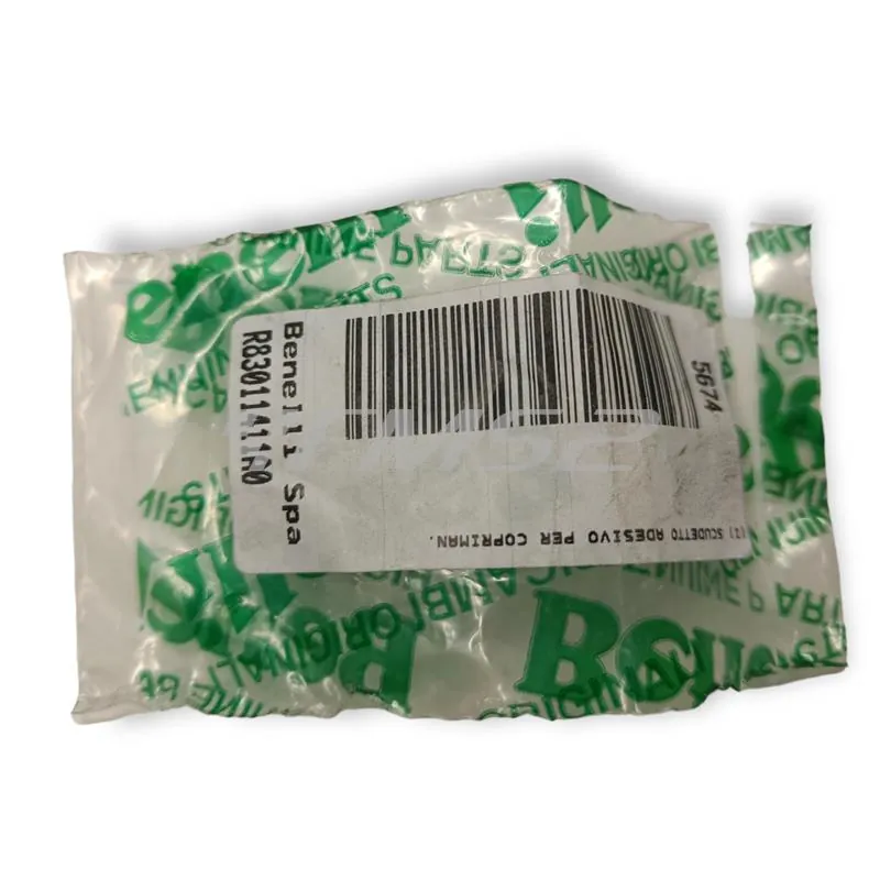 R83011411A0 Adesivo (Benelli logo)