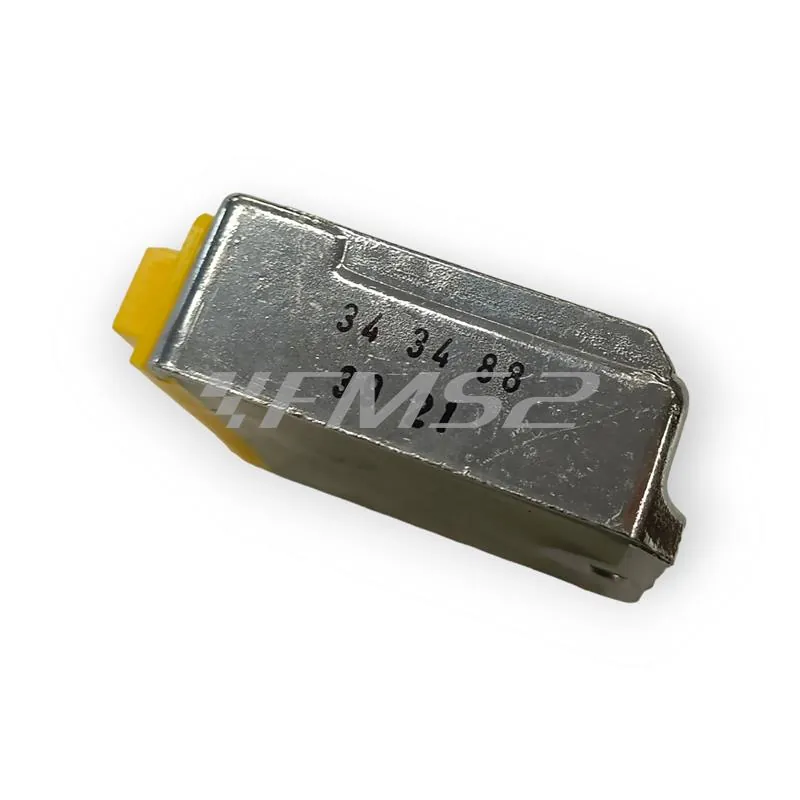Regolatore di tensione Ducati Malaguti modello euro 2-2.3 con connettore di colore giallo a 5 pin, ricambio 02602000