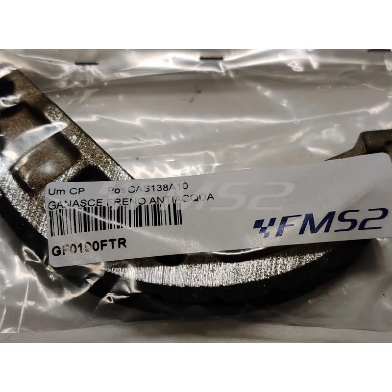 Ganascia freno a tamburo posteriore Newfren versione con tagli antiacqua, per ciclomotori Piaggio Ciao, Si, Grillo, Boxer, Boss, Bravo, SuperBravo, ricambio GF0190FTR