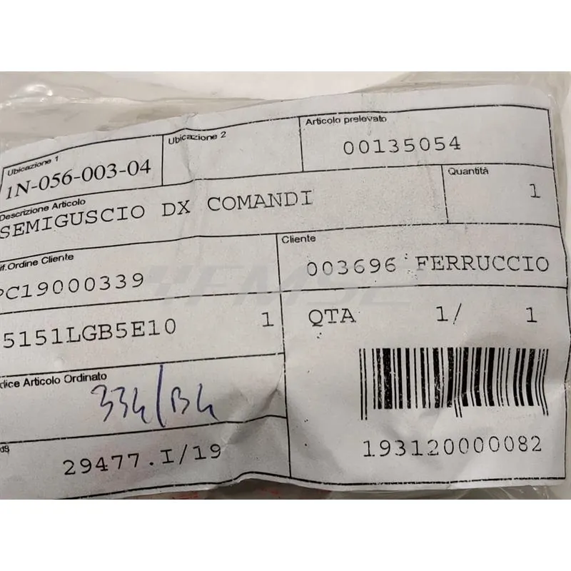 00135054 Coperchio anteriore comando devio fanali destro nudo senza pulsante avviamento  in alluminio di colore nero per scooter e maxi scooter Kymco Agility 50, 125, 150 e 200 cc