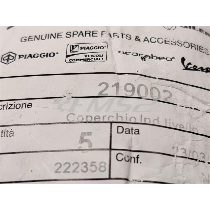 Coperchio indicatore livello benzina in plastica nera sul serbatoio Piaggio vespa Pk 50 e 125 dalla serie XL in poi e Vespa PX 125, 150 e 200 dalla serie arcobaleno in poi , ricambio 219002