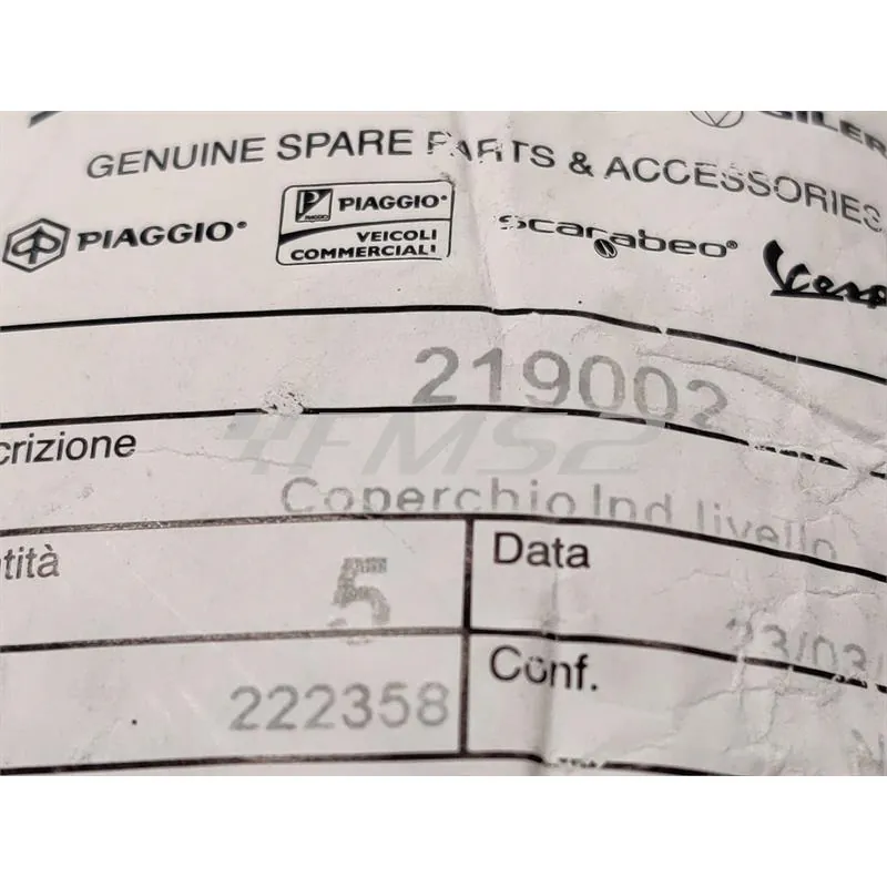 219002 Coperchio indicatore livello benzina in plastica nera sul serbatoio Piaggio vespa Pk 50 e 125 dalla serie XL in poi e Vespa PX 125, 150 e 200 dalla serie arcobaleno in poi 
