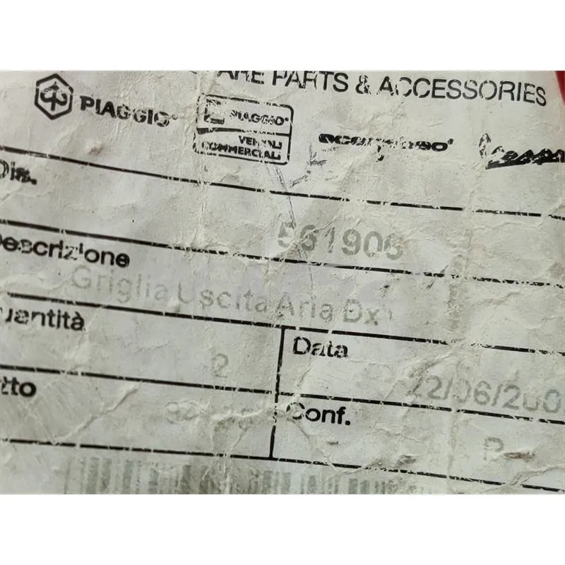 Griglia uscita aria destro  (Piaggio Gilera), ricambio 561906