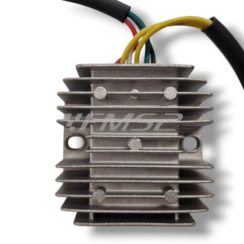 Regolatore di tensione trifase RMS per maxi scooter Kymco 125, 150, 200, 250 cc, ricambio 246030081