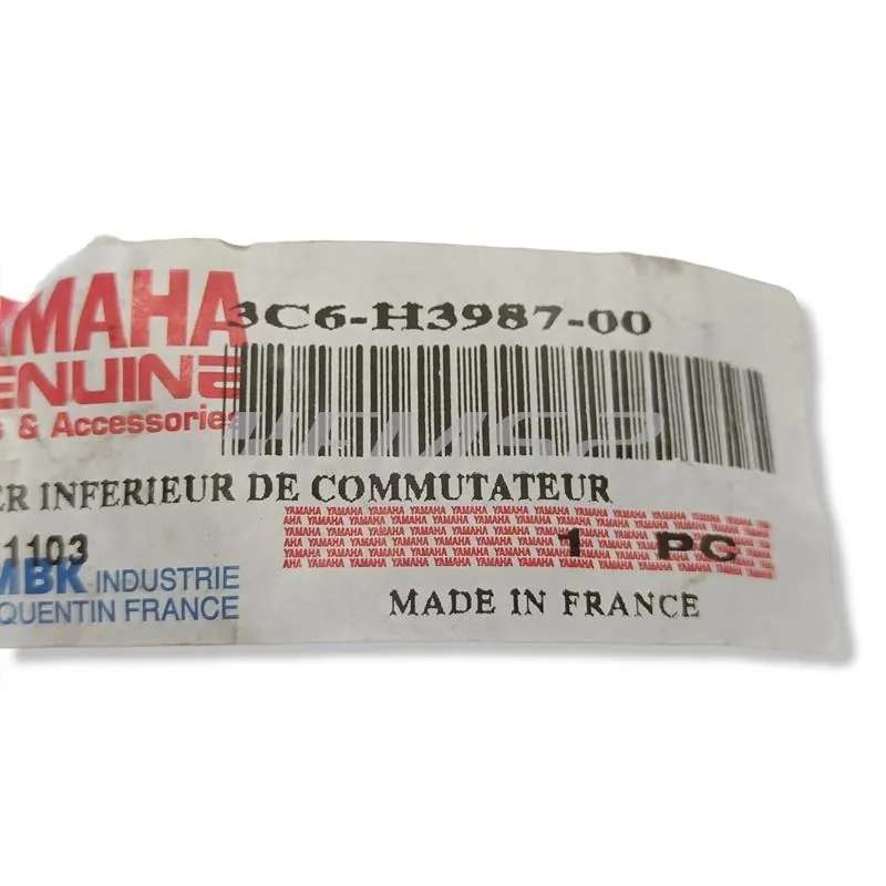 3C6H39870000 Scatola inferiore interruttore Yamaha