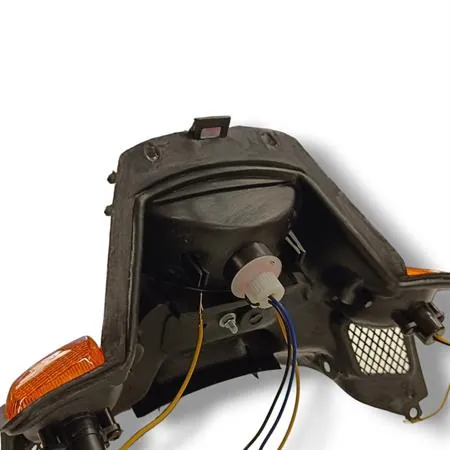 Fanale posteriore completo di parafango e gemme fanale e frecce con colori originali per scooter MBK Booster Next generation prodotti dal 1997 fino al 2006, ricambio 204324B