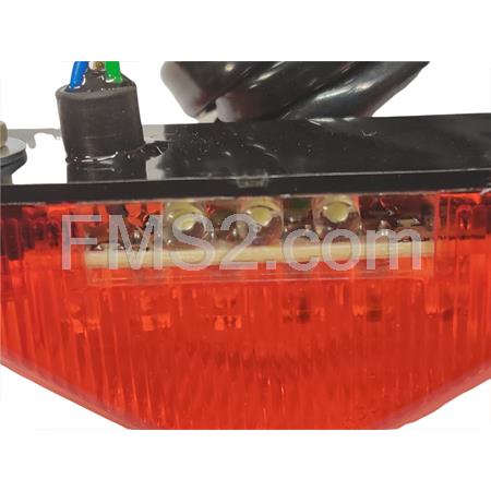 Fanalino posteriore a led con gemma di colore rosso omologato con illuminazione targa per applicazioni varie ciclomotori, enduro, motard, ricambio RP040005