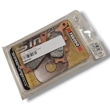 Pastiglie Ferodo sinterizzate FDB754ST versione stradale sinter grip road per maxi moto Honda, Kawasaki, Suzuki, Voge e Yamaha, ricambio FDB754ST