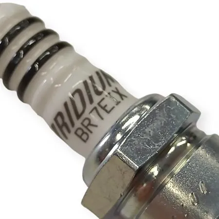 N82431070 Candela ngk br7eix   iridium filetto lungo stock nr.666