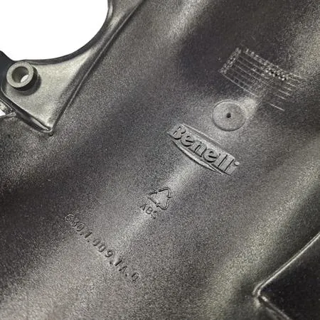Parafango anteriore in plastica verniciata colore grigio scuro basalto metallizzato per maxi scooter Benelli Velvet 125, 150 e 250 cc prodotti dal 1999 fino al 2001, ricambio R63010091AAH