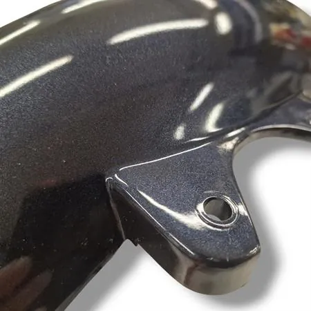 Parafango anteriore in plastica verniciata colore grigio scuro basalto metallizzato per maxi scooter Benelli Velvet 125, 150 e 250 cc prodotti dal 1999 fino al 2001, ricambio R63010091AAH