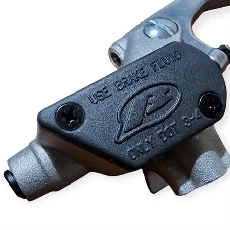 21.02067.009 Pompa freno anteriore BETA con pistoncino da Ø 11 mm per tutti i BETA RR ENDURO/MOTARD 50cc 2T e 125cc 4T, ALP 200 e 350 4T e MOTARD M4 350cc 4T
