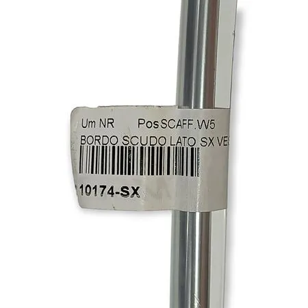 Bordo scudo lato sinistro in meral di colore argento originale per scooter Piaggio  Vespa ET2 e ET4 50, 125 e 150 cc a 2 e 4 tempi, ricambio 10174-SX