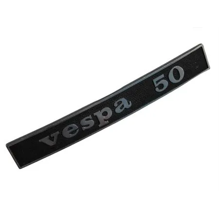 5754 Targhetta scritta Vespa 50 parte posteriore  Vespa 50 sim.152509 (CIF)