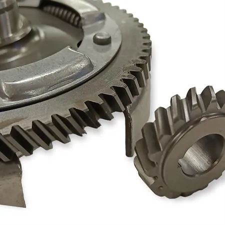 Campana frizione trasmissione Z 18x67 con denti elicoidali e parastrappi per montaggio motore Piaggio Ape e Vespa 50 cc, ricambio CIF 5990