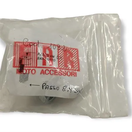 Adattatore attacco specchietto retrovisore FAR con filetto M8 sinistro esterno inferiore e filetto M8 destro interno superiore, ricambio 1092