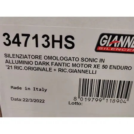 Silenziatore omologato sonic in alluminio anodizzato nero con fondello in carbonio da abbinare alla pancia originale oppure alla Giannelli 34093HF per Fantic Motor euro 5 prodotti dal 2021 in poi, ricambio 34713HS