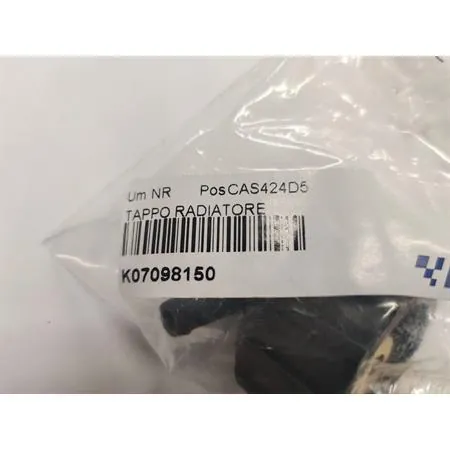 K07098150 Tappo radiatore originale Vent - Hm in plastica nera da avvitare sui radiatori destri versione aggiornata con filetto