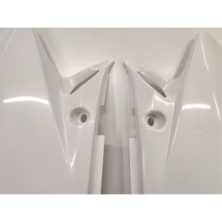 Coppia fianchetti sotto sella posteriori HM - Vent in plastica di colore bianco senza grafiche per HM e Vent 50 cc e 125 cc enduro e motard, ricambio W23207