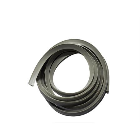 Profilo nero in gomma per sacche Vespa old fino al 1962 - kit per una Vespa (Mentasti Ariete), ricambio 00984