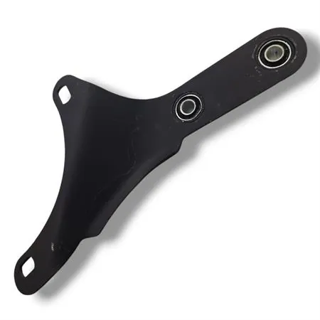 Staffa Malossi verniciata nera completa di silentblock per marmitta modello Wild Lion omologata per scooter con motore Piaggio raffreddati ad aria, ricambio 1816600B