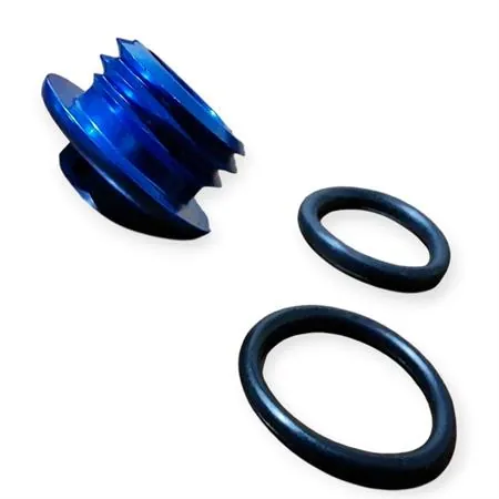AV3002B Tappo carico olio M24 X 3 mm anodizzato blu con chiave da 13 mm specifico per KTM, GAS GAS, HUSQVARNA, HUSABERG, VENT e SHERCO