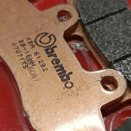 Pastiglie freno BREMBO anteriori sinterizzate dx, ricambio 07071XS
