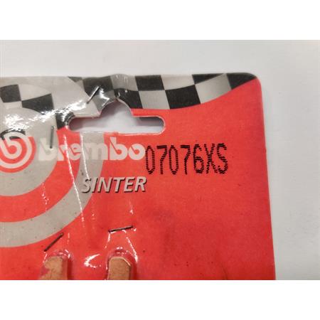 Pastiglie freno BREMBO anteriori sinterizzate, ricambio 07076XS