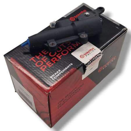 Pompa freno Brembo posteriore pistoncino 16 mm e interasse fissaggio 50 mm per Moto Guzzi , ricambio 10477665