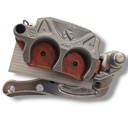 Pinza freno Brembo anteriore flottante silver 2 pistoncini Ø 24 mm con interasse di fissaggio 90 mm per enduro/cross/motard KTM, Gas Gas, Husqvarna, Sherco, Husaberg, ricambio 22A36013