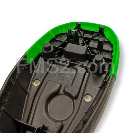 Sella biposto made in Italy Nisa per scooter Mbk Booster spirit prodotti fino al 2003 di colore nero con fascia verde fluo, ricambio 0333BCNV