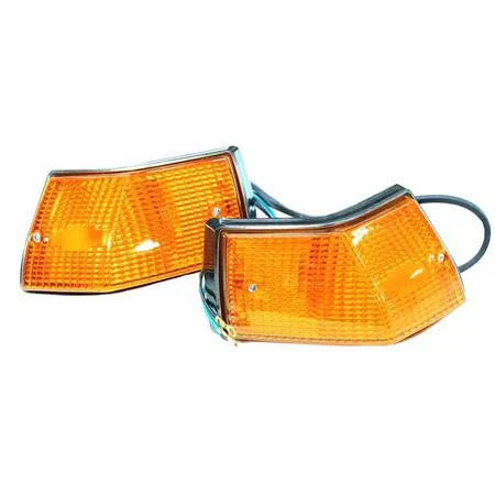58403 Frecce fanalini posteriori completi di gemma colore arancione per Piaggio Vespa PX 125-150-200 prodotte fino al 2001 (Olympia)