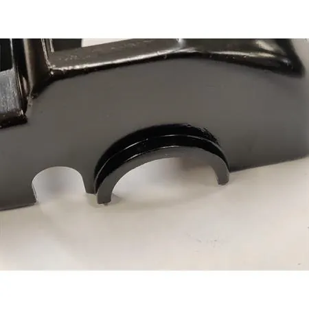 00135056 Coperchio anteriore comando devio fanali sinistro nudo senza pulsanti in alluminio di colore nero per scooter e maxi scooter Kymco Agility 50, 125, 150 e 200 cc