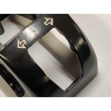 00135056 Coperchio anteriore comando devio fanali sinistro nudo senza pulsanti in alluminio di colore nero per scooter e maxi scooter Kymco Agility 50, 125, 150 e 200 cc