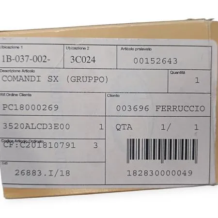 Comando devio luci sinistro completo di coperchio posteriore per scooter e maxi scooter Kymco 50, 125, 150 e 200 cc, ricambio 00152643