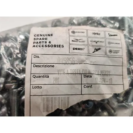 015856 Vite testa cilindrica M5 x 21 (Piaggio Gilera)