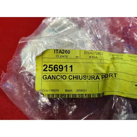 256911 Gancio bauletto anteriore vespa (Piaggio Gilera)