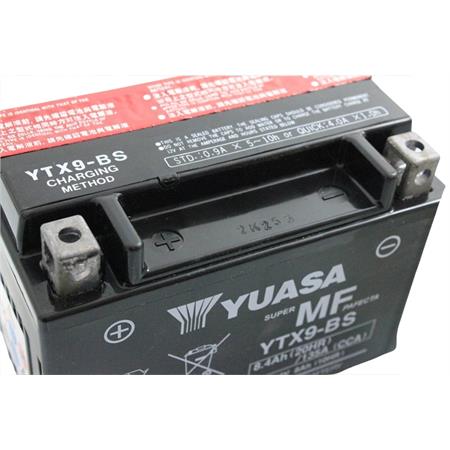 Batteria Yuasa YTX9-BS, 12 Volt - 8 Ah, tipo MF con acido a corredo (prodotto originale PIAGGIO), ricambio 498239