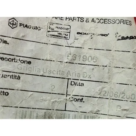 Griglia uscita aria destro  (Piaggio Gilera), ricambio 561906