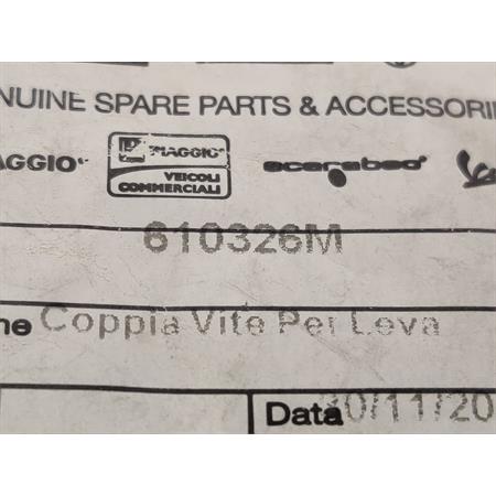 Coppia viti per leve v98-125vt1-v15t-v3 (Piaggio Gilera), ricambio 610326M