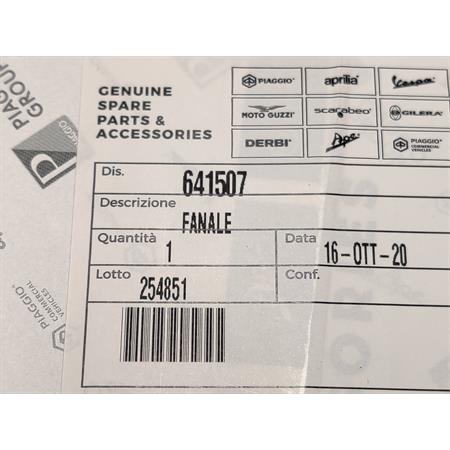 Fanale posteriore completo originale Piaggio per maxi scooter Aprilia SR MAX 125 e 300 cc completo di cablaggio elettrico e vetro trasparente, ricambio 641507