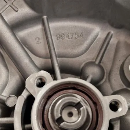 8798315 Coperchio copri volano in alluminio con pompa acqua originale Piaggio per maxi scooter 125/250/300 cc