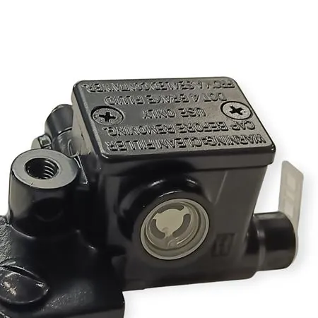 CM074901 Pompa idraulica comando freno anteriore (Piaggio Gilera)