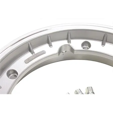 4555620 Cerchio in alluminio tubeless Fa Italia monopezzo di colore argento metallizzato con fresature cromate per montaggio su Piaggio Vespa 50, 125, 150, 180 e 200 cc con cerchi da 10 pollici