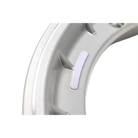 4555620 Cerchio in alluminio tubeless Fa Italia monopezzo di colore argento metallizzato con fresature cromate per montaggio su Piaggio Vespa 50, 125, 150, 180 e 200 cc con cerchi da 10 pollici