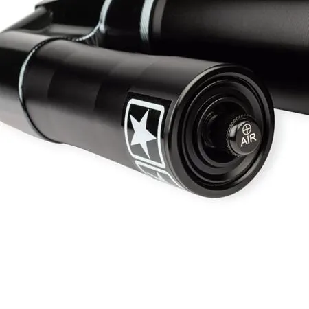 S6-1450502/PACK1 Forcella coppia gambali e steli forcella anteriore Stage6 R/T MK2 in alluminio anodizzato nero con lavorazione CNC e supporti parafango per scooter Mbk Nitro e Yamaha Aerox 50 cc